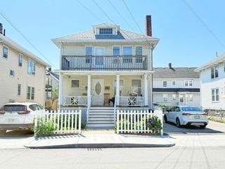 40 Woodbine St, Quincy, MA 02170