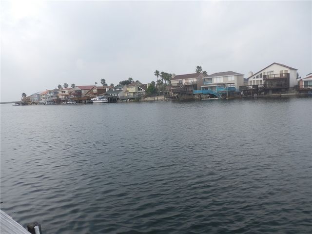 15305 Caravel Dr, Corpus Christi, TX 78418