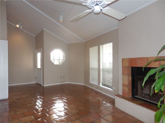 15305 Caravel Dr, Corpus Christi, TX 78418