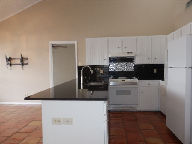 15305 Caravel Dr, Corpus Christi, TX 78418