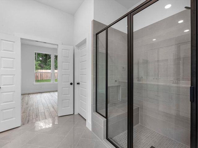 7058 North Lake Clopton Drive, Montgomery, TX 77316