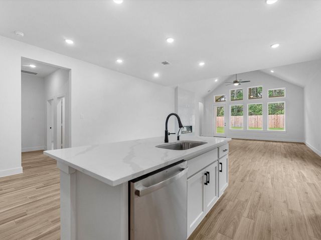 7058 North Lake Clopton Drive, Montgomery, TX 77316