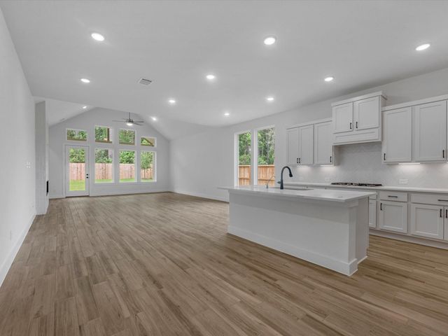 7058 North Lake Clopton Drive, Montgomery, TX 77316