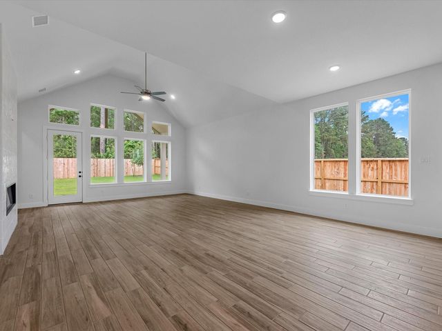7058 North Lake Clopton Drive, Montgomery, TX 77316