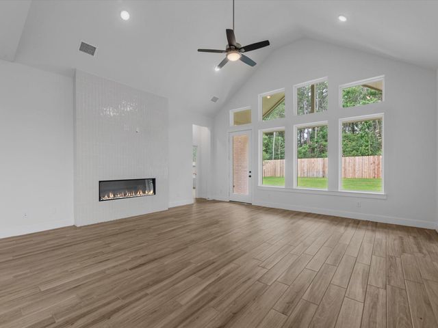 7058 North Lake Clopton Drive, Montgomery, TX 77316