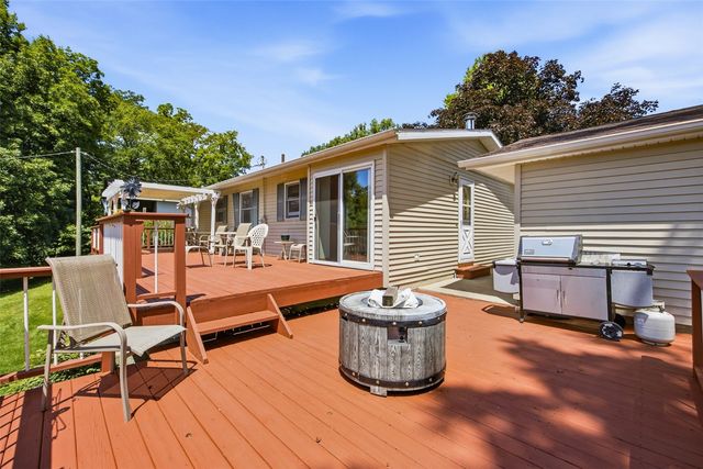 3429 Ridgecrest, North Liberty, IA 52317