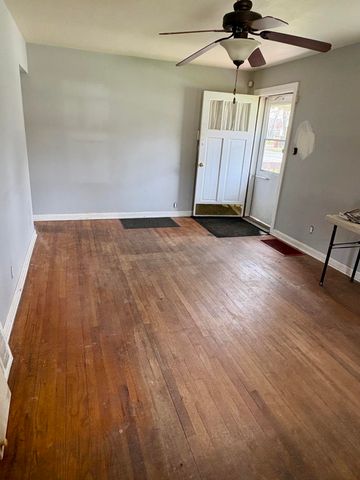 1208 Lafayette Street, Valparaiso, IN 46383