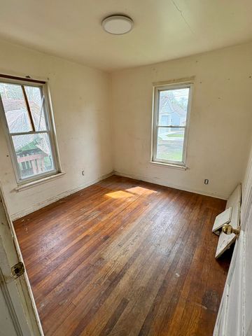 1208 Lafayette Street, Valparaiso, IN 46383