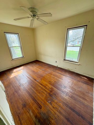 1208 Lafayette Street, Valparaiso, IN 46383