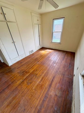 1208 Lafayette Street, Valparaiso, IN 46383