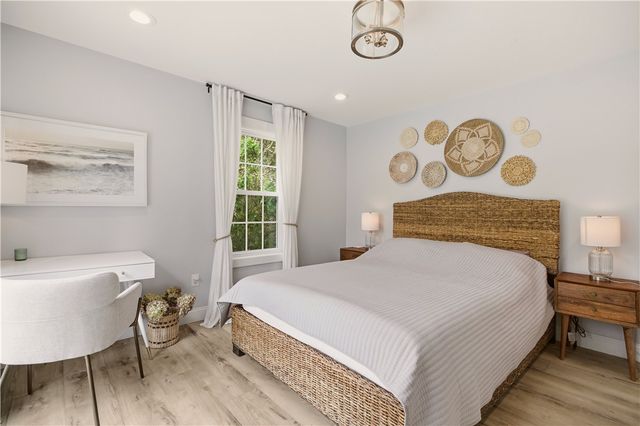 3 Baldwin Road, Middletown, RI 02842