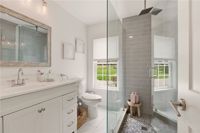 3 Baldwin Road, Middletown, RI 02842