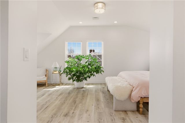 3 Baldwin Road, Middletown, RI 02842