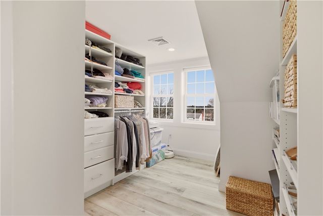 3 Baldwin Road, Middletown, RI 02842