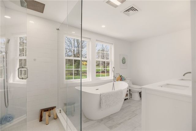 3 Baldwin Road, Middletown, RI 02842