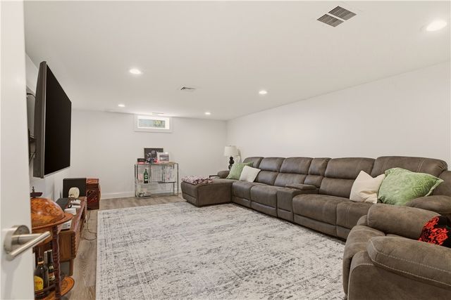3 Baldwin Road, Middletown, RI 02842