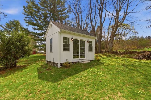 3 Baldwin Road, Middletown, RI 02842