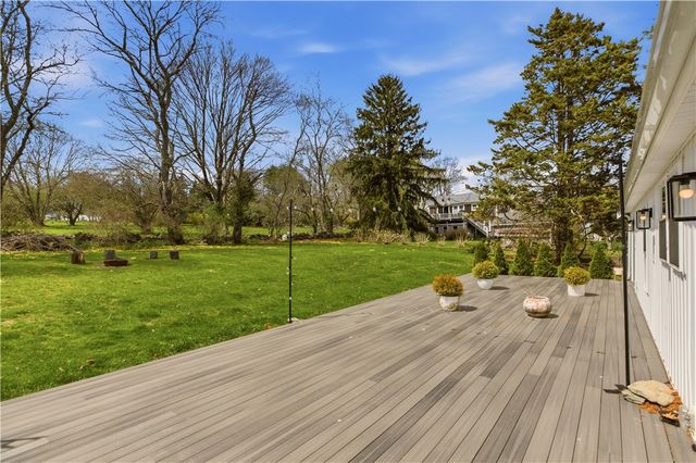 3 Baldwin Road, Middletown, RI 02842