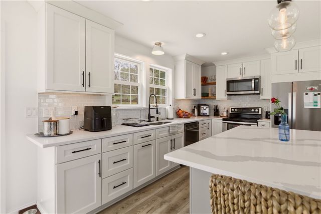 3 Baldwin Road, Middletown, RI 02842