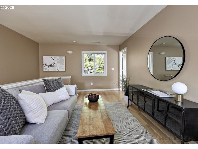 10205 Nw VILLAGE HEIGHTS Dr, Portland, OR 97229