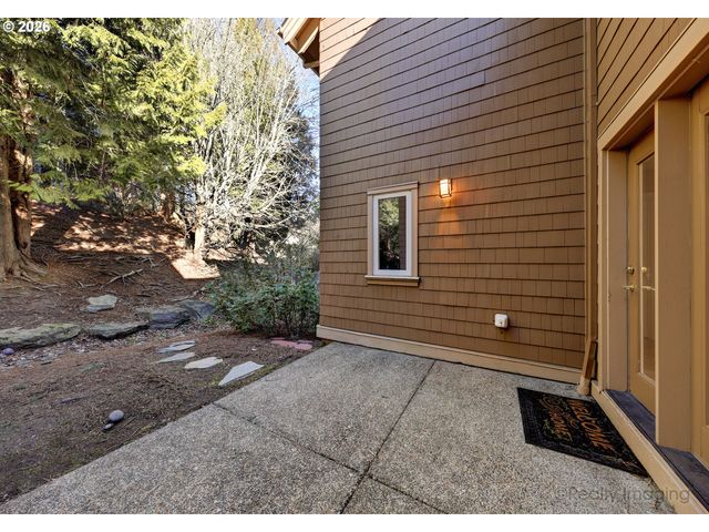 10205 Nw VILLAGE HEIGHTS Dr, Portland, OR 97229