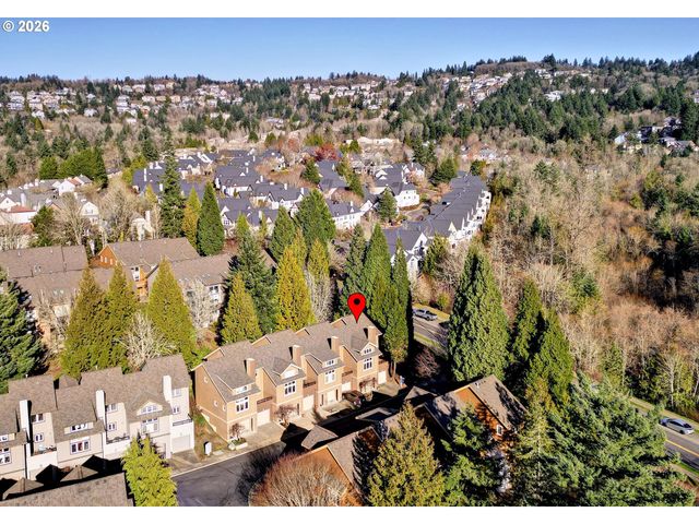 10205 Nw VILLAGE HEIGHTS Dr, Portland, OR 97229