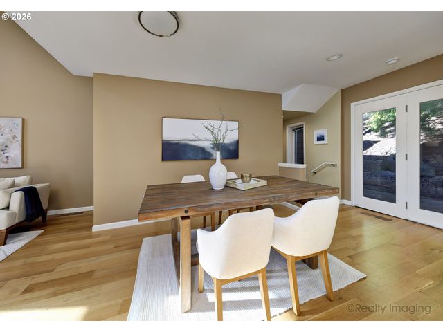 10205 Nw VILLAGE HEIGHTS Dr, Portland, OR 97229