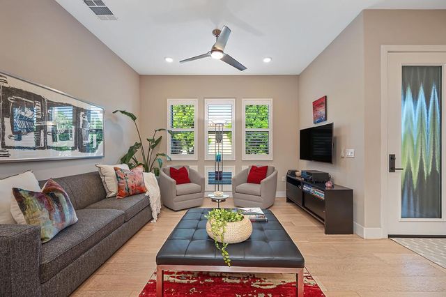 3231 Mckinley Village Way, Sacramento, CA 95816