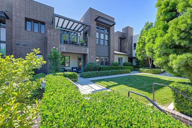 3231 Mckinley Village Way, Sacramento, CA 95816