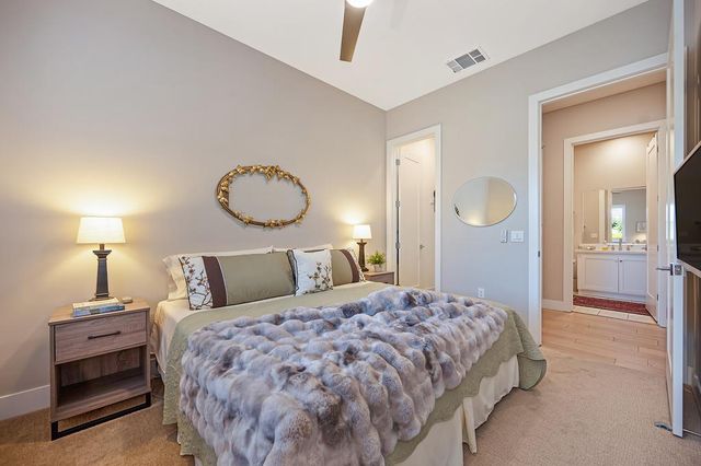 3231 Mckinley Village Way, Sacramento, CA 95816