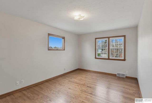 4948 N 105th Street, Omaha, NE 68134