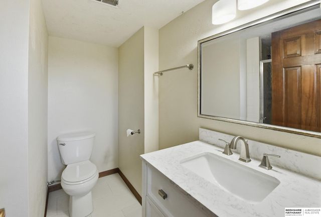 4948 N 105th Street, Omaha, NE 68134