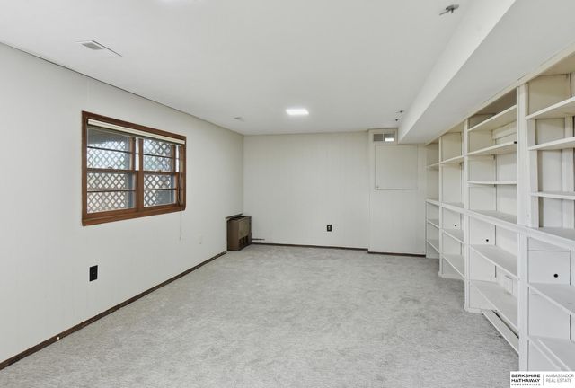 4948 N 105th Street, Omaha, NE 68134