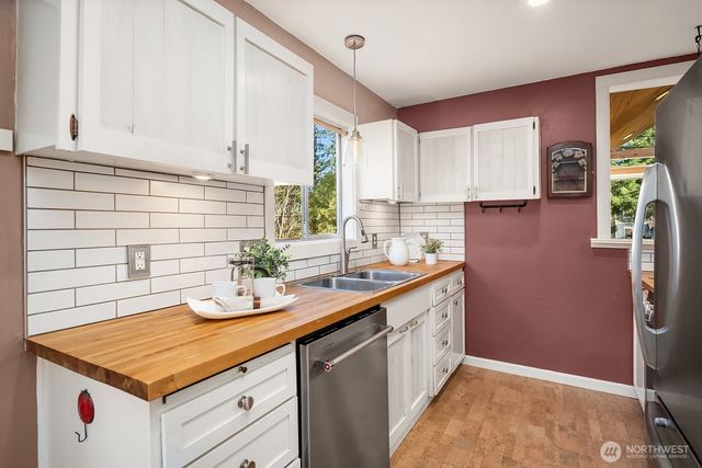 14333 Dayton Avenue N, Seattle, WA 98133