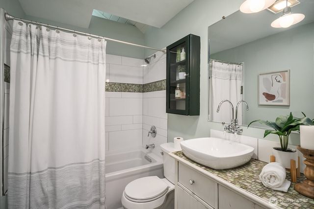 14333 Dayton Avenue N, Seattle, WA 98133