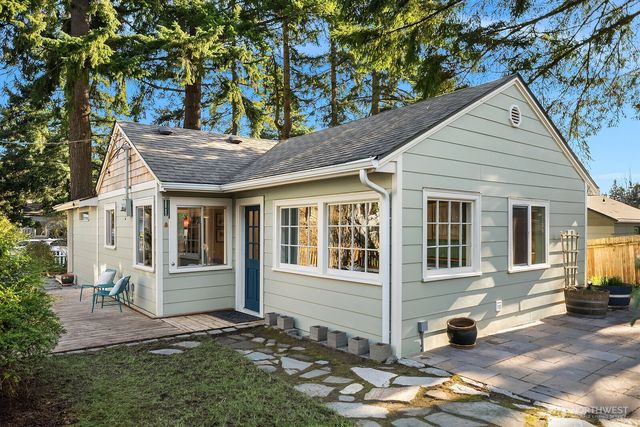 14333 Dayton Avenue N, Seattle, WA 98133