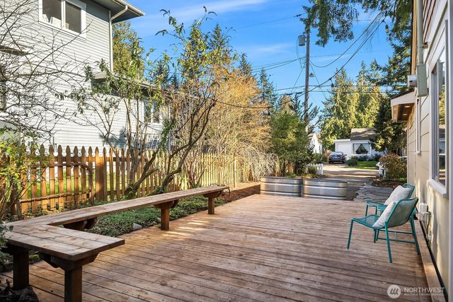 14333 Dayton Avenue N, Seattle, WA 98133