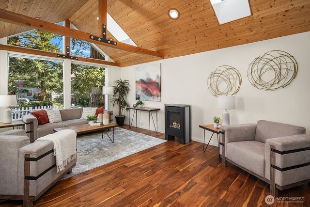 14333 Dayton Avenue N, Seattle, WA 98133