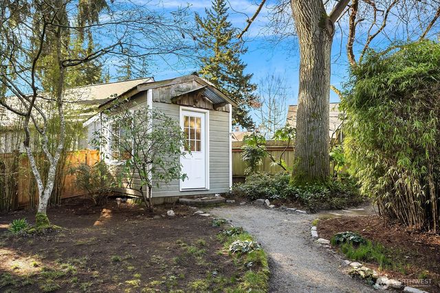 14333 Dayton Avenue N, Seattle, WA 98133