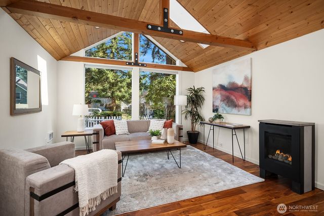 14333 Dayton Avenue N, Seattle, WA 98133