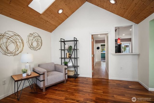 14333 Dayton Avenue N, Seattle, WA 98133