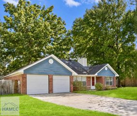 27 Jack Snipe Court E, Richmond Hill, GA 31324