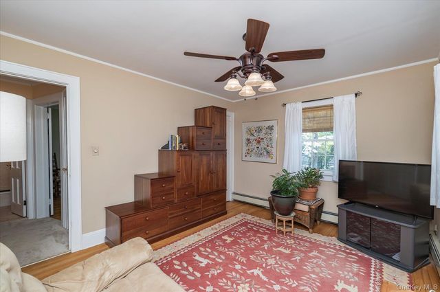 68 Broadway, Malverne, NY 11565