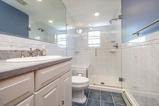 68 Broadway, Malverne, NY 11565