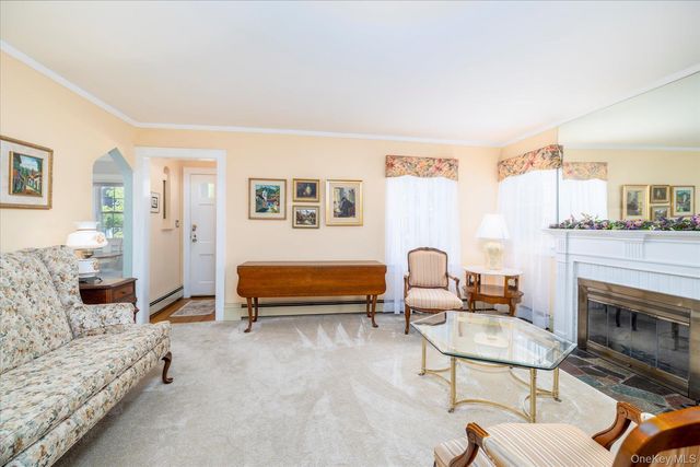 68 Broadway, Malverne, NY 11565