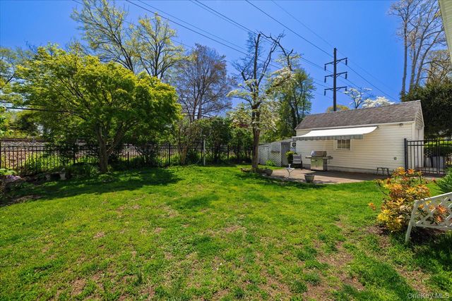 68 Broadway, Malverne, NY 11565