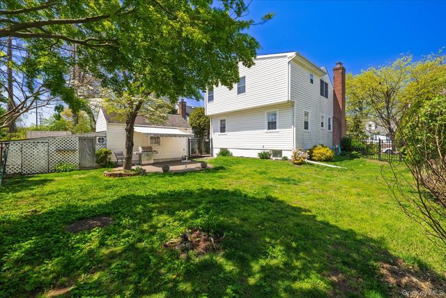 68 Broadway, Malverne, NY 11565