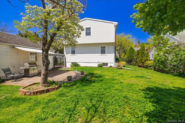 68 Broadway, Malverne, NY 11565