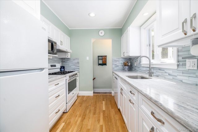 68 Broadway, Malverne, NY 11565