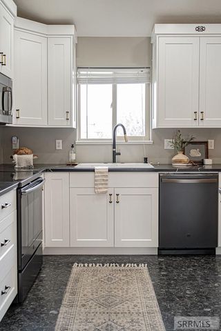 5040 S Vintage Lane, Ammon, ID 83406